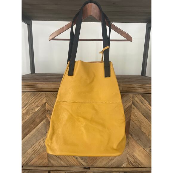 NWOT Leather Tote/Hobo Bag in Mustard Yellow with Black Strap - Picture 1 of 11